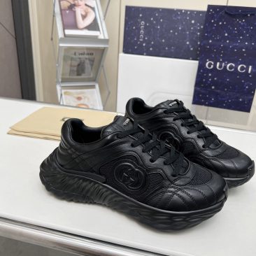 Giày thể thao Gucci cao cấp màu full đen kiểu dáng năng động