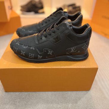 Giày thể thao LV Run Away màu ghi đen họa tiết monogram sắc nét