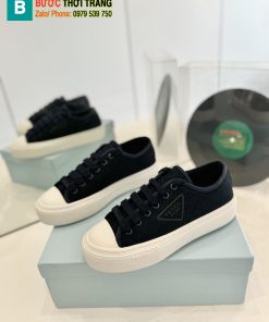 Giày thể thao Prada màu đen họa tiết tam giác đan xen bắt mắt đế trắng cao 3cm