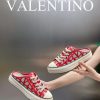 Giày thể thao Valentino màu nâu đậm hở gót, chất da canvas thêu logo Totaloop thiết kế năng động