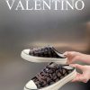 Giày thể thao Valentino màu đỏ hở gót, chất da canvas thêu logo Totaloop thiết kế năng động
