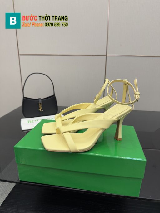 Sandal cao gót BotteBottega Venetaga Veneta màu vàng nhẹ