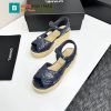 Sandal cao gót Chanel đế xuồng màu xanh navy da bê mềm mại logo nổi bật