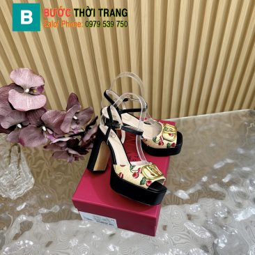 Sandal cao gót VALENTINO màu đen quai hoa tinh tế đế vuông chắc chắn rất đẹp