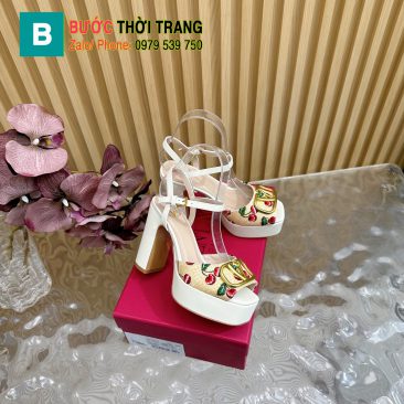 Sandal cao gót VALENTINO màu trắng ngà quai hoa tinh tế đế vuông chắc chắn rất đẹp