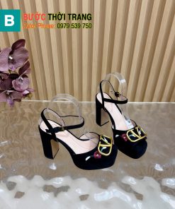 Sandal cao gót Valentino màu đen đế vuông cao 10,5cm chắc chắn họa tiết hoa thêu nổi bật