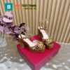 Sandal cao gót Valentino màu nâu đậm đế vuông cao 10,5cm chắc chắn họa tiết hoa thêu nổi bật