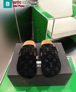 Sục LV màu đen họa tiết monogram nổi bật chất da lộn thiết kế sang trọng ấm áp