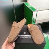 Sục LV màu be họa tiết monogram nổi bật chất da lộn thiết kế sang trọng ấm áp