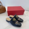 Sục nữ Valentino cao cấp màu đen chất liệu da bò bền đẹp logo đính sang trọng
