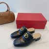 Sục nữ Valentino cao cấp màu đen chất liệu da bò bền đẹp logo đính sang trọng