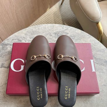 Sục Gucci đế bệt cao cấp màu nâu da bò logo in sang trọng