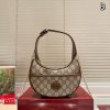 Túi Gucci bán nguyệt 20cm (1)