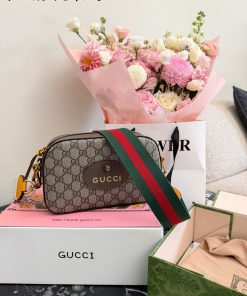 Túi đeo chéo Gucci Tiger Head Camera Bag màu nâu duyên dáng size 24cm