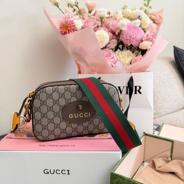 Túi đeo chéo Gucci Tiger Head Camera Bag màu nâu duyên dáng size 24cm