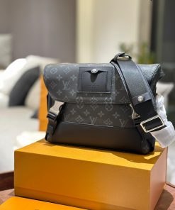 Túi đeo chéo nam LV Messenger Voyager - Biểu tượng phong cách phái mạnh hiện đại