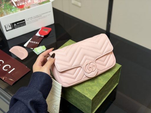 Túi xách Gucci Marmont màu hồng nhỏ đẹp size 21cm