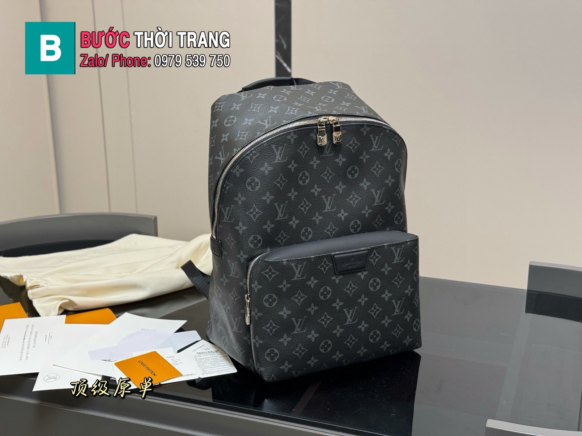 Ba lô LV size 30x41cm màu ghi đen ngăn lớn rộng