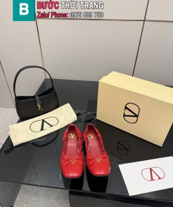 Giày búp bê Valentino màu đỏ da bò mềm dẻo đế in logo sắc nét