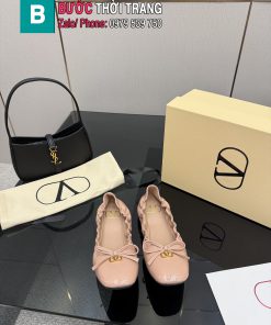 Giày búp bê Valentino màu be hồng da bò mềm dẻo đế in logo sắc nét