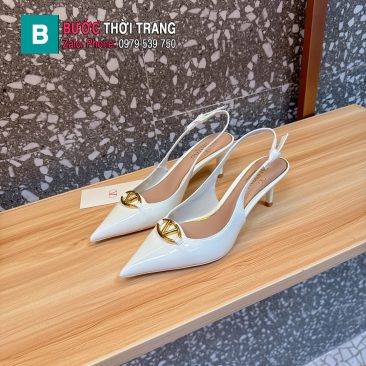 Giày cao gót VALENTINO màu trắng mũi nhọn logo đính nổi bật đế cao 6,5cm