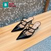 Giày cao gót VALENTINO màu đen mũi nhọn quai vòng đặc sắc đế cao 6.5cm
