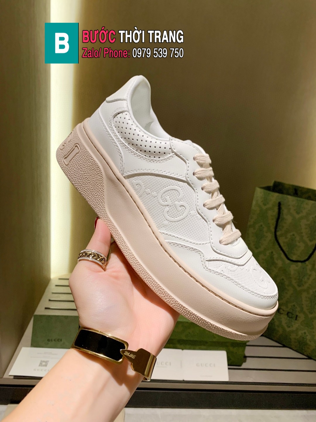 Giày thể thao GUCCI màu trắng ngà cao cấp đế giày IP siêu nhẹ kiểu dáng tinh tế, dễ phối đồ.