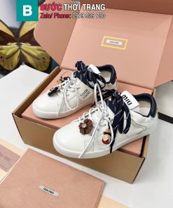 Giày thể thao MIU MIU màu trắng viền đen phong cách dễ thương