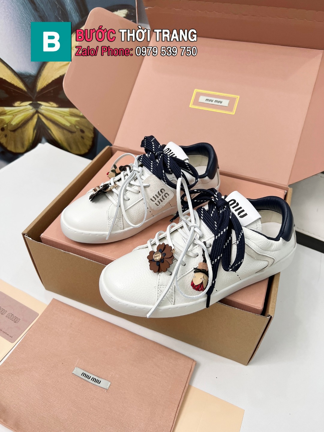 Giày thể thao MIU MIU màu trắng viền đen phong cách dễ thương