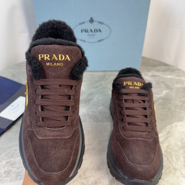 Giày thể thao PRADA nữ màu nâu socola lót lông mềm ấm đế TPU nguyên bản cao cấp