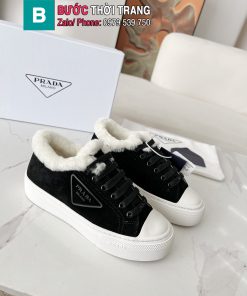 Giày thể thao Prada màu đen lót lông cừu màu trắng mềm êm ấm áp