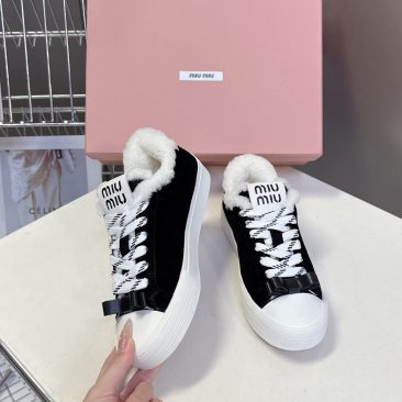 Giày thể thao nữ MIU MIU màu đen lót lông êm chân ấm áp phong cách năng động