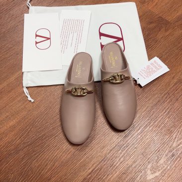 Sục VALENTINO cao cấp màu be da bò mềm mại phong cách basic