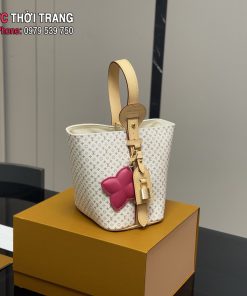 Túi xách nữ cầm tay LV all in - Nét cổ điển pha chút nổi loạn