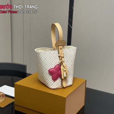 Túi xách nữ cầm tay LV all in - Nét cổ điển pha chút nổi loạn