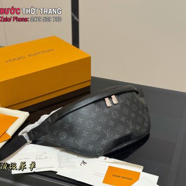 Túi đeo hông LV Discovery Bumbag chất monogram màu đen