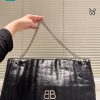 Túi xách cầm tay Balenciaga Monaco size 42x29 cm da nhăn mềm mại phong cách độc đáo