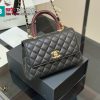 Túi xách CN coco màu đen tag vàng size 23x14 cm vừa xinh