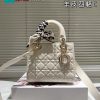 Túi xách đeo chéo Dior*lady màu trắng ngà size 20 cm tag vàng bắt mắt, túi ô trám