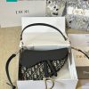 Túi xách Dior saddle màu xanh đen size 25x20 cm nắp da đen tag bạc sang trọng