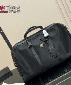 Túi xách cầm tay Prada keepall màu đen size 50 cm chất liệu vải polyester chống thấm hiệu quả