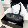 Túi xách cầm tay PRADA màu đen da mềm mịn size 29 cm