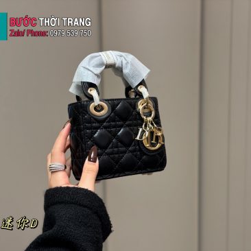 Túi xách đeo chéo Dior mini màu đen size 13x11 cm nhỏ xinh dây đeo vàng sáng nổi bật
