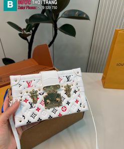 Túi xách đeo chéo LV Petite Malle màu trắng họa tiết chữ màu đen đỏ đặc sắc size 20x12 cm