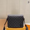 Túi xách nam LV màu ghi đen và màu nâu size 25x21 cm dây đeo chéo cực đẹp bền bỉ