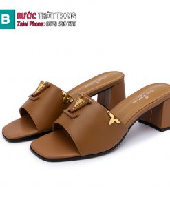 Dép cao gót LV màu nâu đế vuông phong cách sang trọng