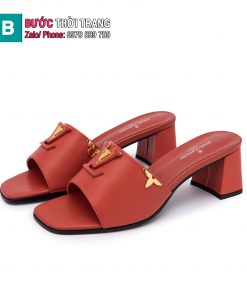 Dép cao gót LV màu đỏ cam đế vuông phong cách sang trọng