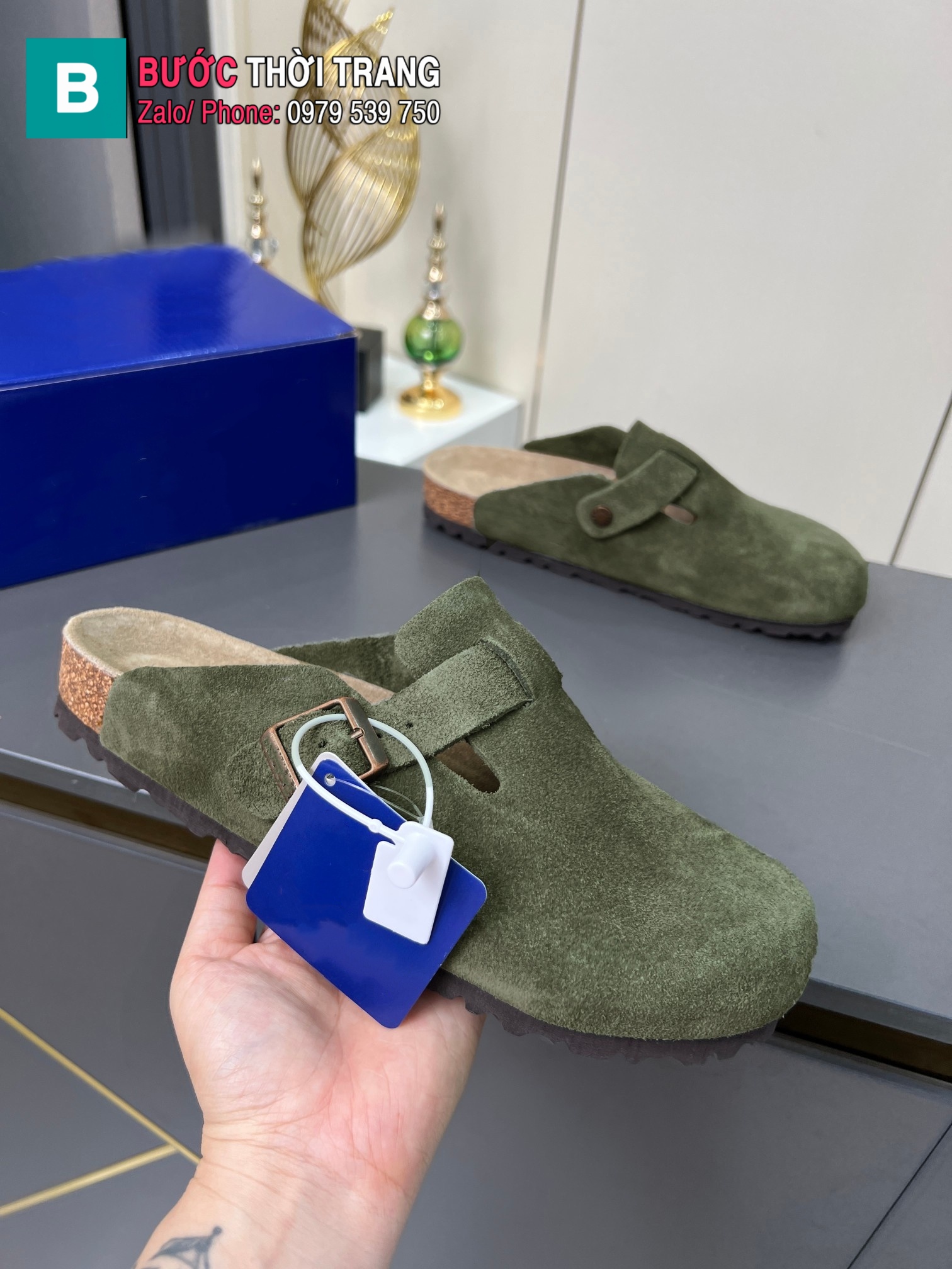 Giày Birkenstock màu xanh rêu da lộn phong cách tối giản thanh lịch