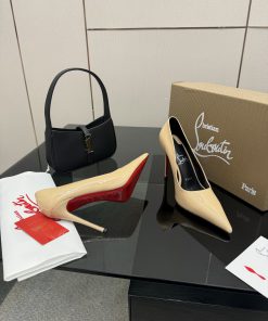 Giày cao gót Christian Louboutin màu nude da bóng gót đỏ đế cao 10,5 cm