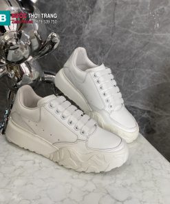 Giày thể thao Alexander McQueen màu trắng thiết kế mới đế cao 4.5cm